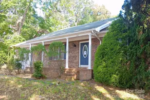 132 Haynes St, Hendersonville, NC 28791 - Photo 3