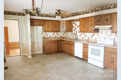 132 Haynes Street, Hendersonville, NC 28791 - Photo 9