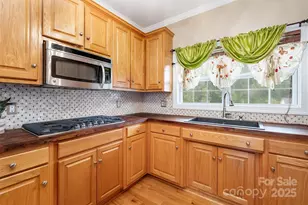 1000 Creekside Dr, Lincolnton, NC 28092 - Photo 9