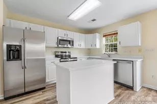 2914 Bridgeville Ln, Charlotte, NC 28262 - Photo 13