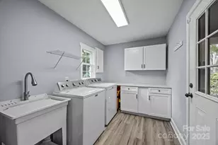 1225 W Gilbert St, Hendersonville, NC 28792 - Photo 33