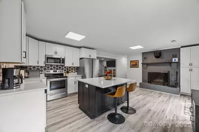 1225 W Gilbert Street, Hendersonville, NC 28792 - Photo 21