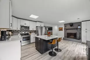 1225 W Gilbert St, Hendersonville, NC 28792 - Photo 21