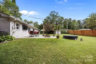 1225 W Gilbert St, Hendersonville, NC 28792 - Photo 37