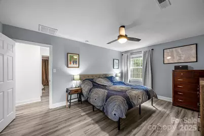 1225 W Gilbert Street, Hendersonville, NC 28792 - Photo 27