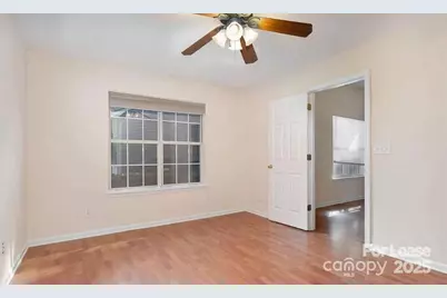 5664 Prescott Court, Charlotte, NC 28269 - Photo 11