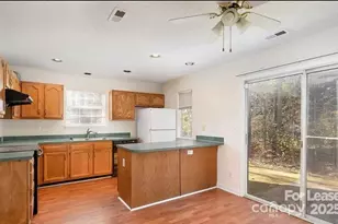 5664 Prescott Ct, Charlotte, NC 28269 - Photo 9