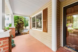 1113 Citation Cir, Hendersonville, NC 28739 - Photo 3