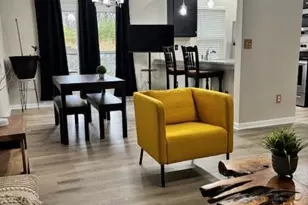 8105 Alderton Ln, Charlotte, NC 28215 - Photo 7