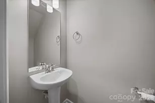 8105 Alderton Ln, Charlotte, NC 28215 - Photo 11