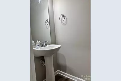 8105 Alderton Lane, Charlotte, NC 28215 - Photo 11