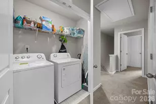 8105 Alderton Ln, Charlotte, NC 28215 - Photo 17