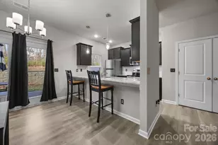 8105 Alderton Ln, Charlotte, NC 28215 - Photo 11