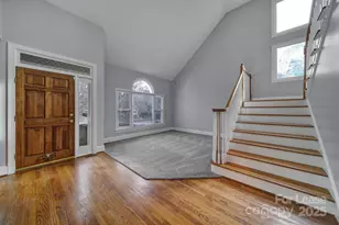 3117 Lakewood Edge Dr, Charlotte, NC 28269 - Photo 3