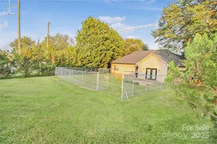 335 Sunrise Cir, Shelby, NC 28150 - Photo 9