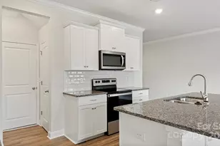 346 Creekview Rd, Hendersonville, NC 28792 - Photo 7