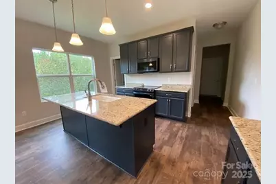 140 Mayflower Court, Waynesville, NC 28785 - Photo 5