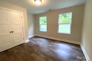 140 Mayflower Ct, Waynesville, NC 28785 - Photo 9