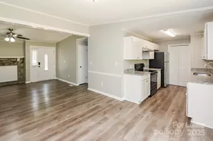 8223 Chrisbry Ln, Charlotte, NC 28215 - Photo 3