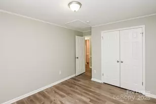 8223 Chrisbry Ln, Charlotte, NC 28215 - Photo 13