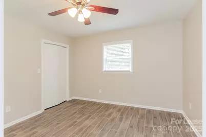 500 Fallingswood Court, Charlotte, NC 28217 - Photo 9