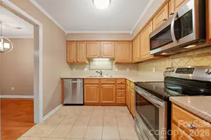 1051-B Churchill Downs Ct, Charlotte, NC 28211 - Photo 15