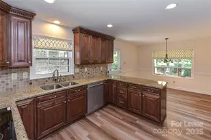 2630 Fernbank Dr, Charlotte, NC 28226 - Photo 9