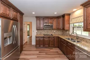 2630 Fernbank Dr, Charlotte, NC 28226 - Photo 7