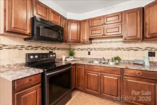 2220 Yorkhills Dr, Charlotte, NC 28217 - Photo 11