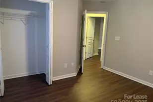 2726 Avalon Loop Rd, Charlotte, NC 28269 - Photo 7