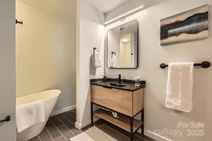 210 N Church St, Charlotte, NC 28202 - Photo 19