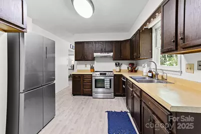 21 Fox Run Drive, Hendersonville, NC 28792 - Photo 13