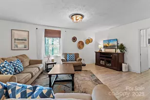 21 Fox Run Dr, Hendersonville, NC 28792 - Photo 11