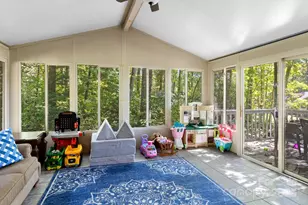 21 Fox Run Dr, Hendersonville, NC 28792 - Photo 19