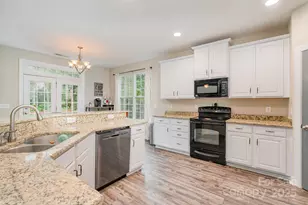 3815 Blazeprince Dr, Charlotte, NC 28215 - Photo 11