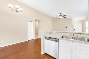 10610 Coulport Ln, Charlotte, NC 28215 - Photo 17