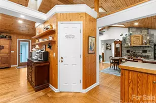 645 W Fork Creek Rd, Saluda, NC 28773 - Photo 9