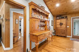 645 W Fork Creek Rd, Saluda, NC 28773 - Photo 19