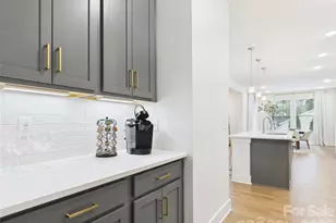 1708 Coral Bark Ln, Charlotte, NC 28216 - Photo 9