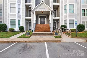 7348 Rose Terrace Ct, Charlotte, NC 28215 - Photo 3