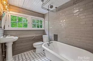 111 Rathfarnham Cir, Asheville, NC 28803 - Photo 31