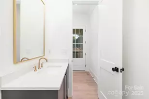 518 W Cama St, Charlotte, NC 28217 - Photo 13