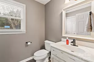 3233 6th Ave NE, Conover, NC 28613 - Photo 9