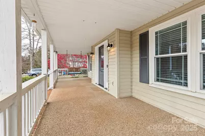 3233 6th Avenue NE, Conover, NC 28613 - Photo 3