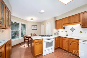 9 Sandon Cir, Asheville, NC 28804 - Photo 13