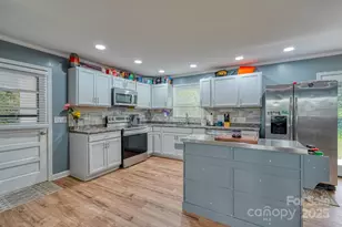 80 Morgan St, Marion, NC 28752 - Photo 9