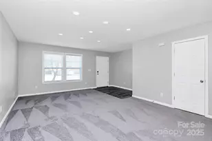 15705 Lakepoint Forest Dr, Charlotte, NC 28278 - Photo 7