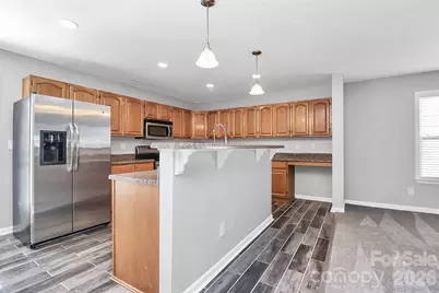 15705 Lakepoint Forest Drive, Charlotte, NC 28278 - Photo 13