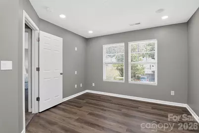 15705 Lakepoint Forest Drive, Charlotte, NC 28278 - Photo 19