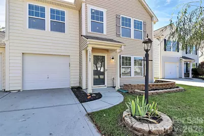 15705 Lakepoint Forest Drive, Charlotte, NC 28278 - Photo 3
